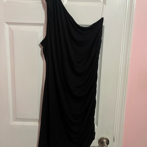 Black One-Shoulder Sheath Dress - Picture 2 of 5